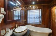 Bathroom suite cabin