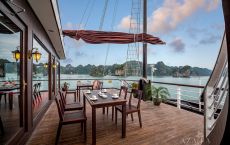 Restaurant upper deck