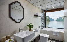 Harmony Suite bathrom