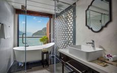 Terrace Suite bathrom