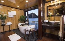 Heaven Suite bathroom