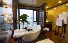Ocean Suite bathroom