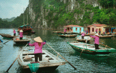Floating village tour