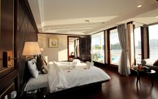 Connecting private balcony