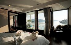 Connecting private balcony