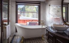 Bathroom Suite cabin