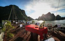 Cruise sundeck & sunset party