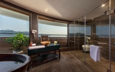 President Suite bathroom