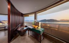 President Suite bathroom