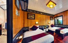 Twin bed upper floor - balcony