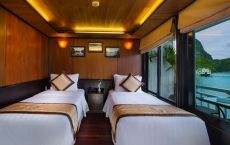 Twin bed private balcony 2nd floor