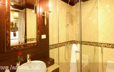 Deluxe cabin bathroom