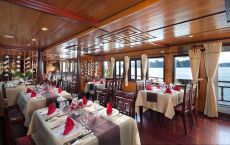 Cruise restaurant