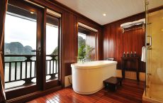 Premium Suite Bathroom