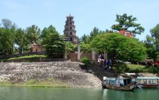 Hue river tour