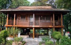 Hanoi City tour: Uncle Ho's House