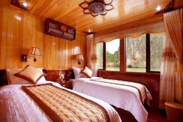 Halong Elizabeth Sails