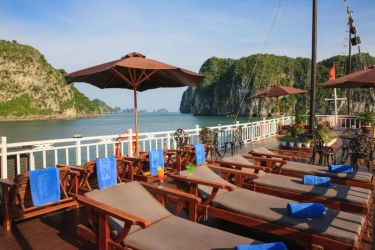 Garden Bay Premium Cruise