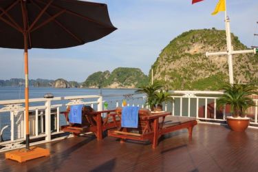 Garden Bay Premium Cruise