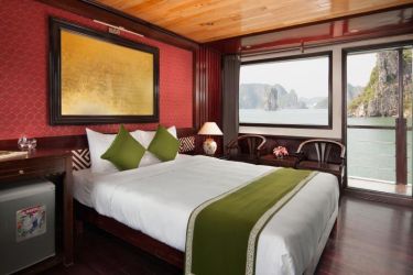 Garden Bay Premium Cruise