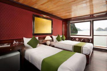 Garden Bay Premium Cruise