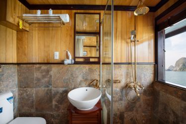 Garden Bay Premium Cruise