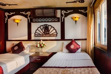 Monkey Island Cruise