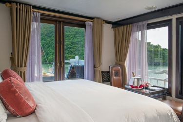 Paradise Luxury Cruise