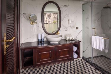  Ambassador Cruise (President Cruise)