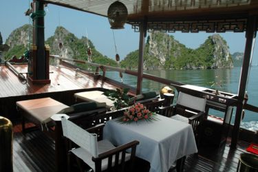 L’Amour Junk 1 cabin