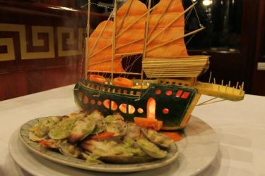 Red Dragon Junk 5 cabins