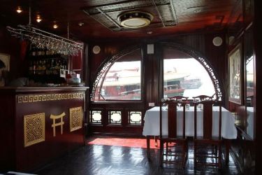 Red Dragon Junk 5 cabins