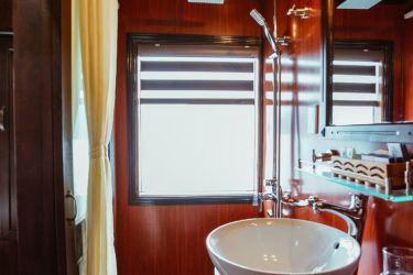 Renea Cruise - Bai Tu Long