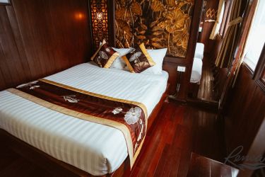 Renea Cruise - Bai Tu Long