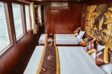 Renea Cruise - Bai Tu Long