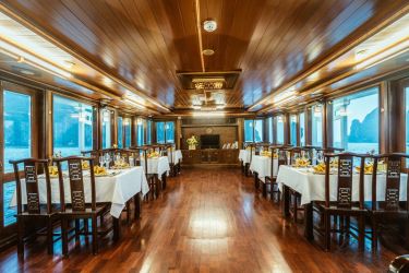 Renea Cruise - Bai Tu Long