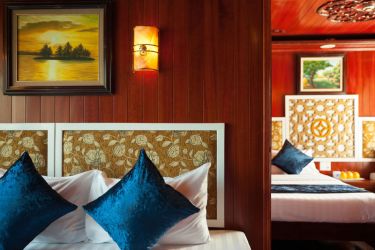 Rosa Boutique Cruise