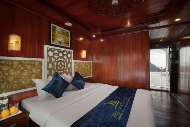 Rosa Boutique Cruise