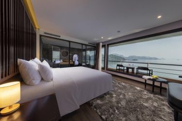 Scarlet Pearl Cruise