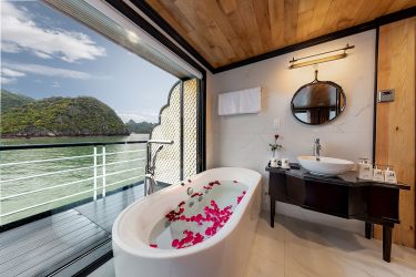 Halong Serenity Cruises