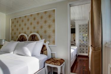 Signature Royal Cruise