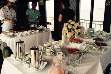 Swan Cruise Bai Tu Long