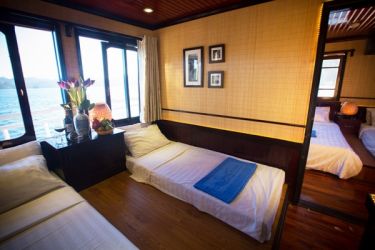 Swan Cruise Bai Tu Long