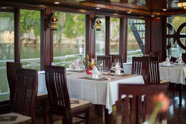 Swan Cruise Bai Tu Long