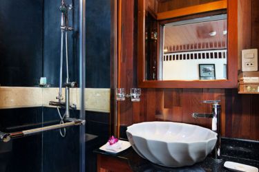 Paloma Junk 2 cabins