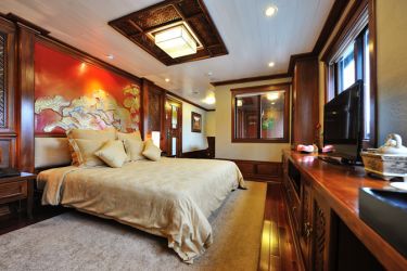 Paradise Peak Cruise