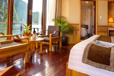 Mila cruise (Luxury Pelican Cruise)