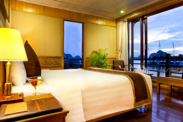 Mila cruise (Luxury Pelican Cruise)