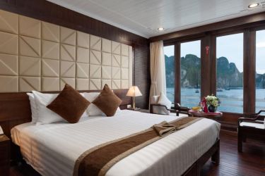 Mila cruise (Luxury Pelican Cruise)