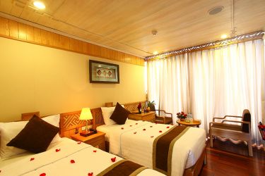 Mila cruise (Luxury Pelican Cruise)